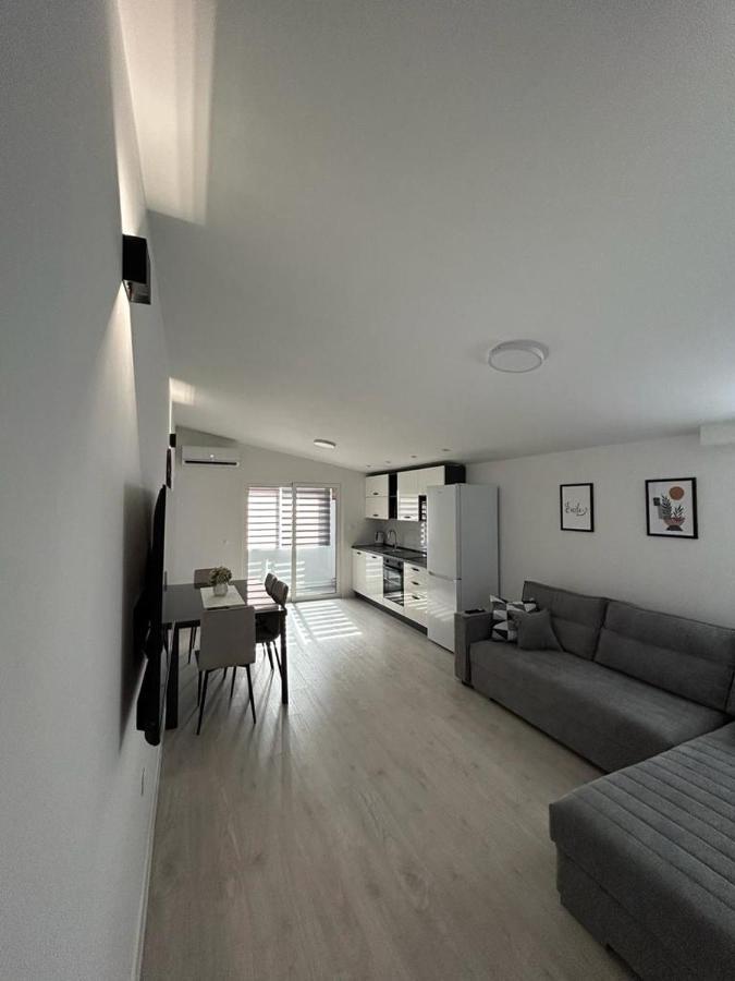 Smile4U Apartment Kastela Bagian luar foto