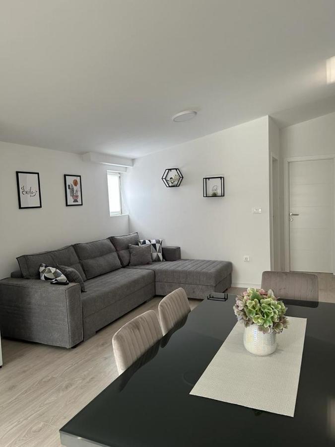 Smile4U Apartment Kastela Bagian luar foto